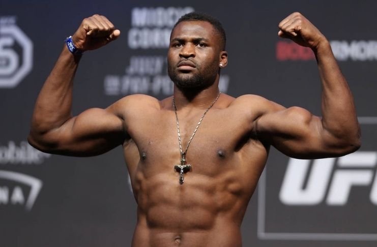 Francis Ngannou fica cada vez mais frustrado enquanto aguarda a revanche pelo título dos pesos pesados