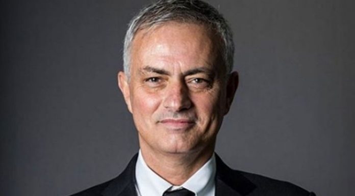 José Mourinho: O chefe do Tottenham diz que usou as redes sociais para abrir seu mundo aos fãs