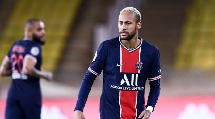 Pênalti de Neymar salva PSG em Paris