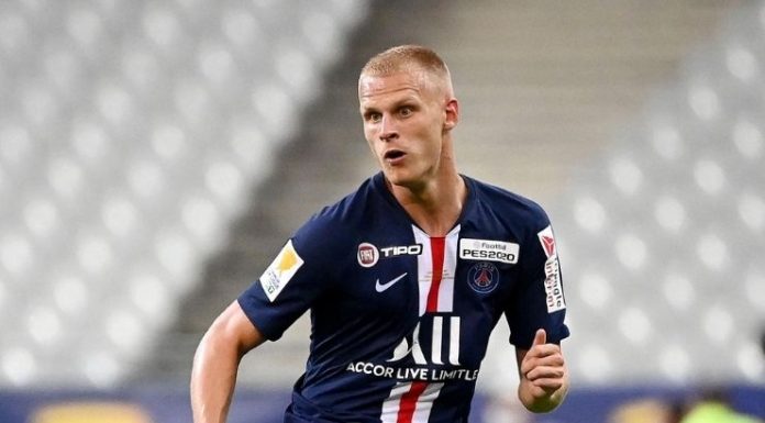 Mitchel Bakker pronto para o confronto pela UCL