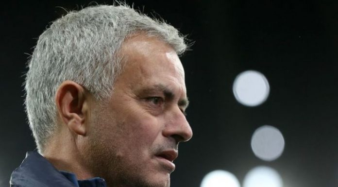 Mourinho fala atitude de jogadores ao serem substituídos e elogia Lo Celso