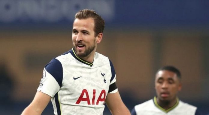 Harry Kane: O atacante do Tottenham está preocupado com uma lesão antes do confronto contra o Arsenal