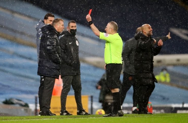 Manchester City 2 - 0 Aston Villa: chuva, expulsão e muita emoção