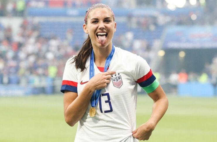 Família de Alex Morgan, estrela do Tottenham, contraiu coronavírus