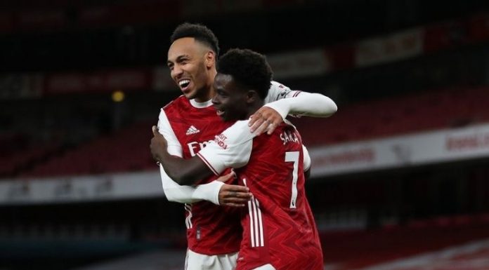 Arsenal 3 x 0 Newcastle: Aubameyang marca duas vezes para voltar à forma