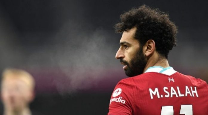Salah quer ficar, admite que a decisão “está nas mãos do clube”