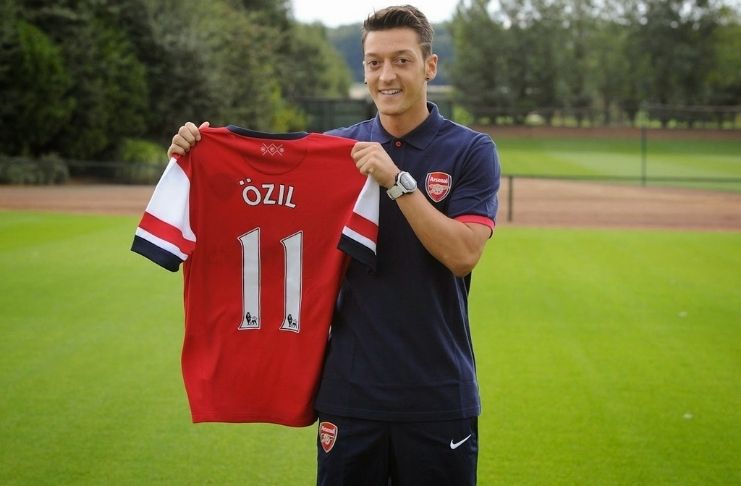 Özil finalmente deixa o Arsenal