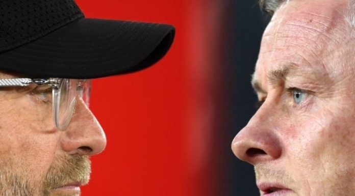 Klopp nega que esteja fazendo “jogos mentais” antes do confronto com o Manchester United